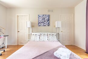 Easyhosts.Amazing Victorian House