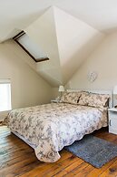 Easyhosts.Amazing Victorian House