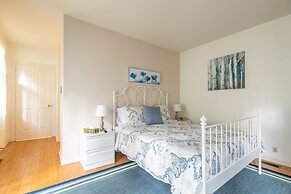 Easyhosts.Amazing Victorian House