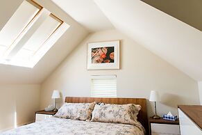 Easyhosts.Amazing Victorian House