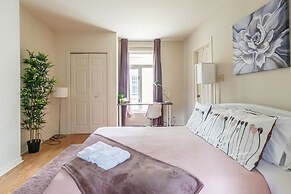 Easyhosts.Amazing Victorian House