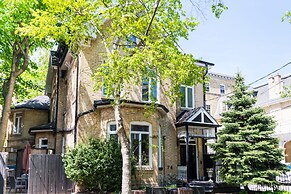 Easyhosts.Amazing Victorian House