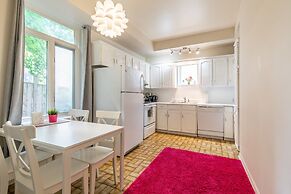 Easyhosts.Amazing Victorian House