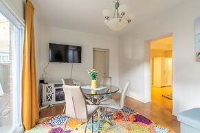 Easyhosts.Amazing Victorian House