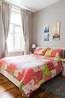 Easyhosts.Amazing Victorian House