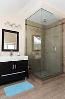 Easyhosts.Amazing Victorian House