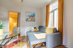 Easyhosts.Amazing Victorian House