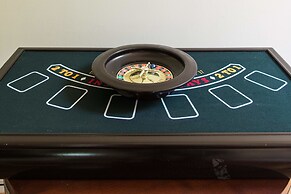 Easyhosts.Amazing Victorian House