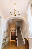 Easyhosts.Amazing Victorian House