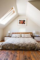 Easyhosts.Amazing Victorian House