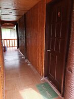 Guanna's Place Room and Resto Bar