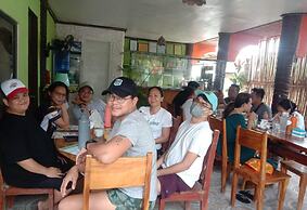 Guanna's Place Room and Resto Bar