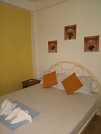 Guanna's Place Room and Resto Bar