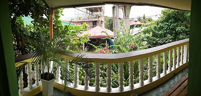 Guanna's Place Room and Resto Bar