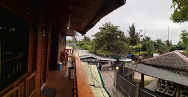 Guanna's Place Room and Resto Bar