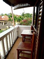 Guanna's Place Room and Resto Bar