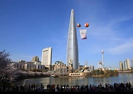 LotteTower Rainbow House