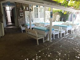 Assos Dr No Pansiyon