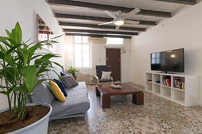 Gorgeous Apt in Neve Tzedek with Parking