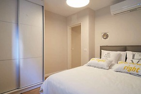 Quiet with Terrasse in City Center by FeelHome