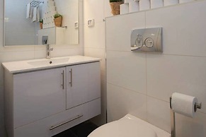 Chic in City Center by FeelHome 