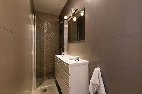 Comfort Family Apartment near Beach by FeelHome