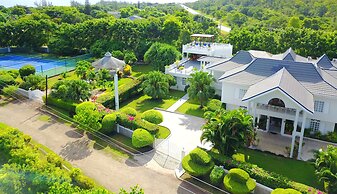 Mais oui Tennis and Spa Villa