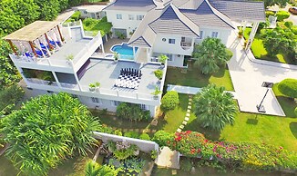 Mais oui Tennis and Spa Villa