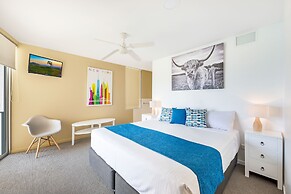 The Duporth Riverside