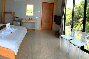 The Grace Amphawa Resort