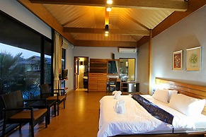 The Grace Amphawa Resort
