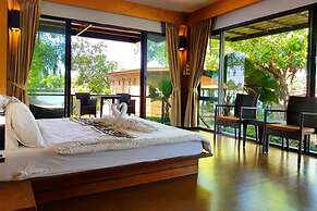 The Grace Amphawa Resort