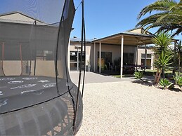 Streaky Bay Motel and Villas