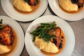 Cheela Plains Station