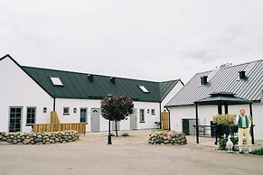 Mälarhusen Semesterby Österlen - Stugor & Gårdssviter