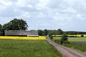 Mälarhusen Semesterby Österlen - Stugor & Gårdssviter