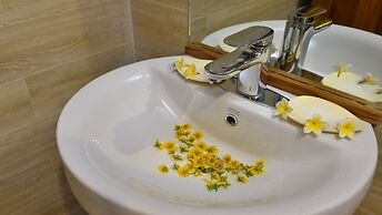 Amazing Inlay Resort