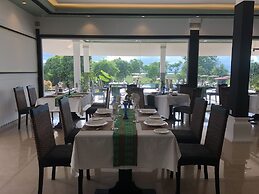 Amazing Inlay Resort