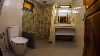 Amazing Inlay Resort