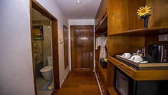 Amazing Inlay Resort