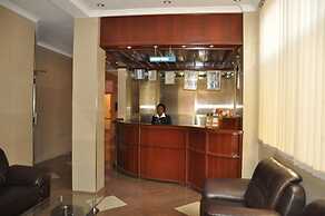 Rich Hotel