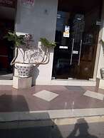 Rich Hotel