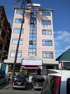 Rich Hotel
