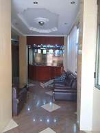 Rich Hotel