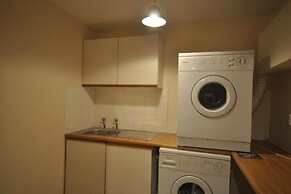 Green Door - Lower Tregudda