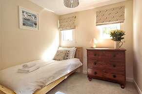 Green Door - Lower Tregudda