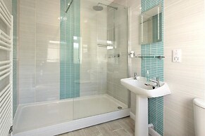 Green Door - Lower Tregudda