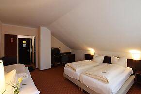 Senator Hotel