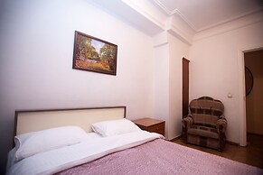 Kvart Boutique Belorusskiy