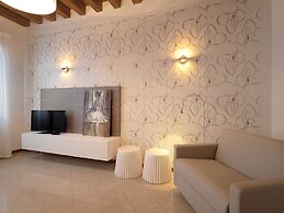 Venice Style Apartments